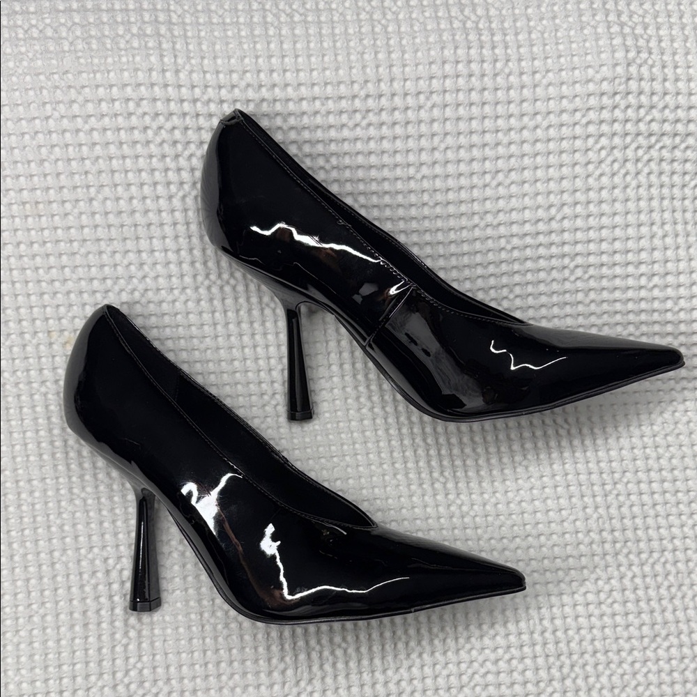 Nine West Black Patent Pointed Pumps - Size 7 - Picture 2 of 5